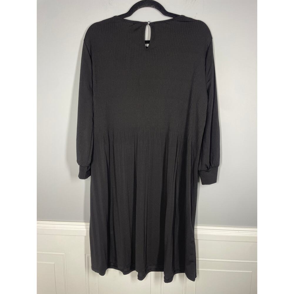 NWT, Adrianna Papell, Size Medium, Black Pleated Knit Shift Dress, Crew Neck - Picture 5 of 6